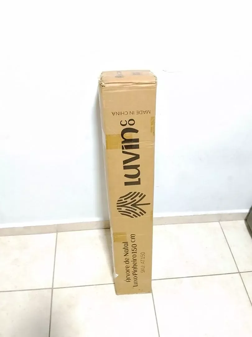 Embalagem fechada da árvore LuvinCo de 150 cm